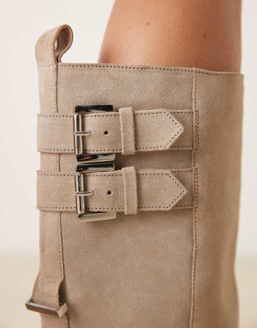 ASOS DESIGN - Crest - Kniehoge suède bikerboots met harnas in stone, 3 van 4