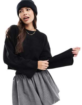 crew neck boxy sweater with wide cuff in black