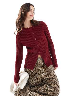 ASOS DESIGN crew neck cardigan with split hem in burgundy-Red