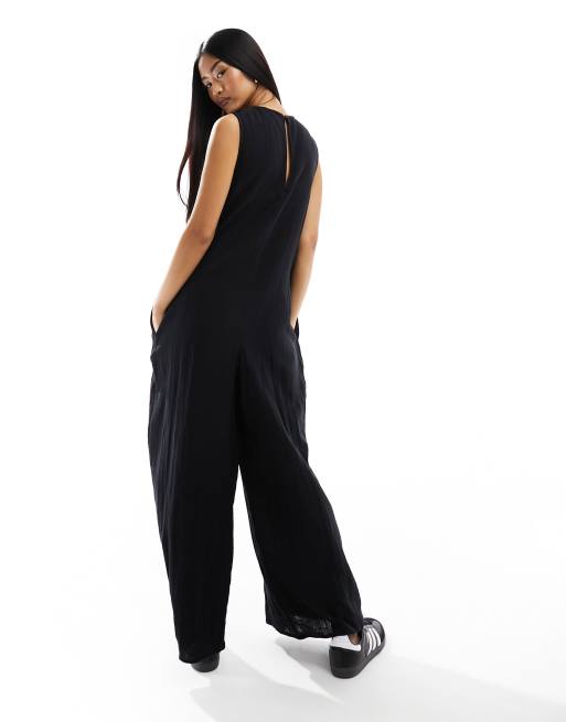 ASOS DESIGN crew neck culotte romper jumpsuit in black, 2 of 4