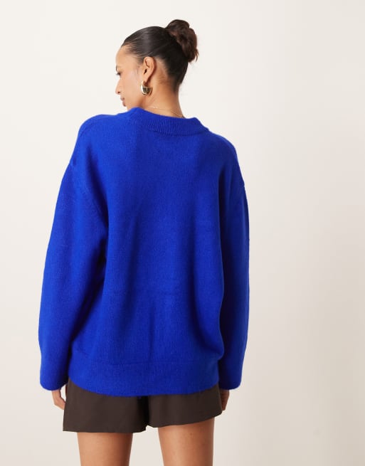 ASOS DESIGN crew neck knitted fluffy jumper in cobalt, 2 of 4