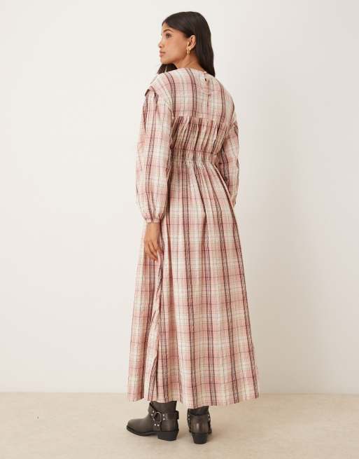 ASOS DESIGN crew neck maxi dress with bust detail and ruched bodice in dusty pink check, 3 of 4