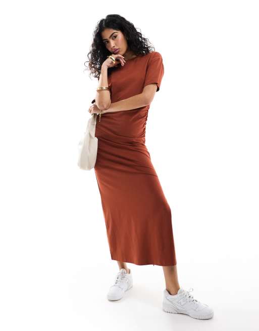 ASOS DESIGN crew neck midaxi t-shirt dress with ruched sides in rust , 2 of 4