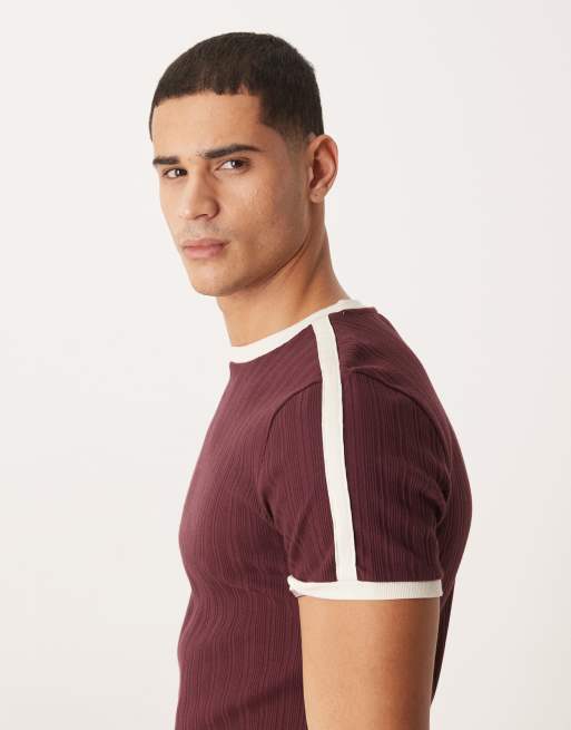 ASOS DESIGN crew neck muscle fit T-shirt with contrast panel in burgundy texture, 4 of 5