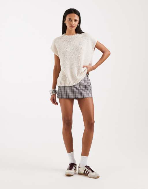 ASOS DESIGN crew neck slub sleeveless top in cream, 2 of 4
