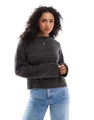 crew neck sweater with rib sleeve detail in gray