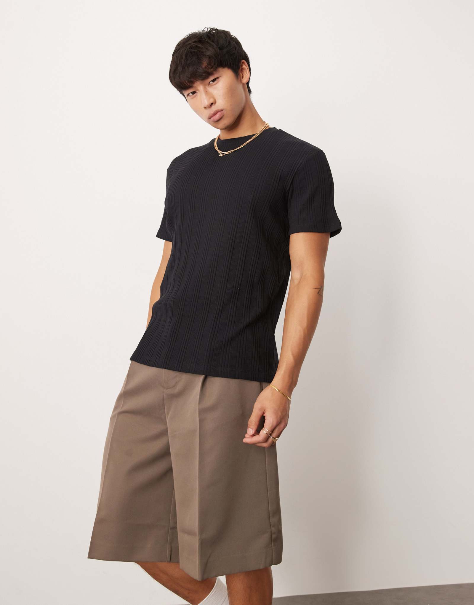 Текстурированная футболка с круглым вырезом от ASOS DESIGN черного цвета