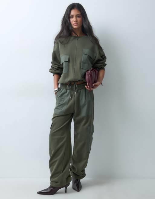 ASOS DESIGN crew neck utility pocket sweatshirt top in khaki green, 2 of 5