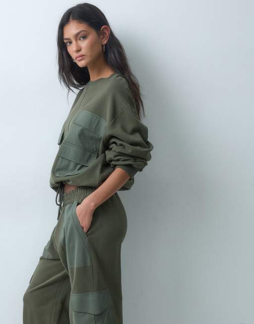 ASOS DESIGN crew neck utility pocket sweatshirt top in khaki green, 3 of 5