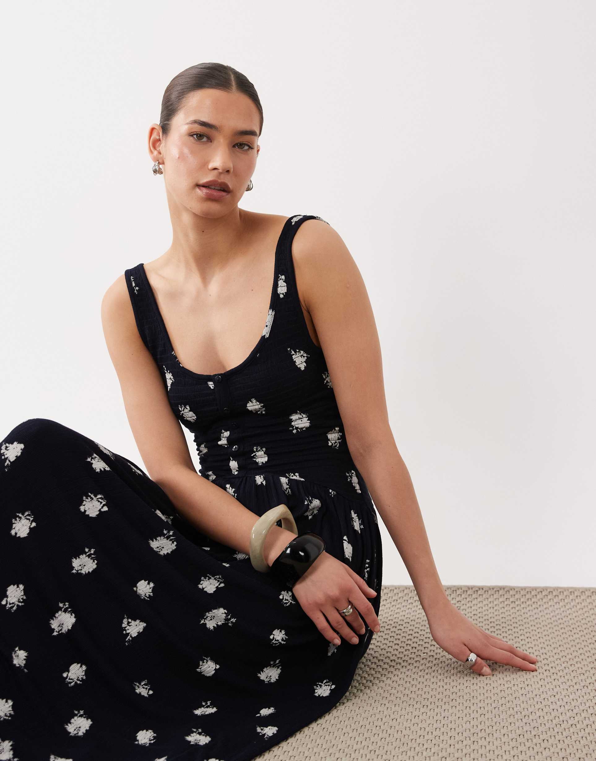 asos design crinkle button up midi dress in mono ditsy floral print