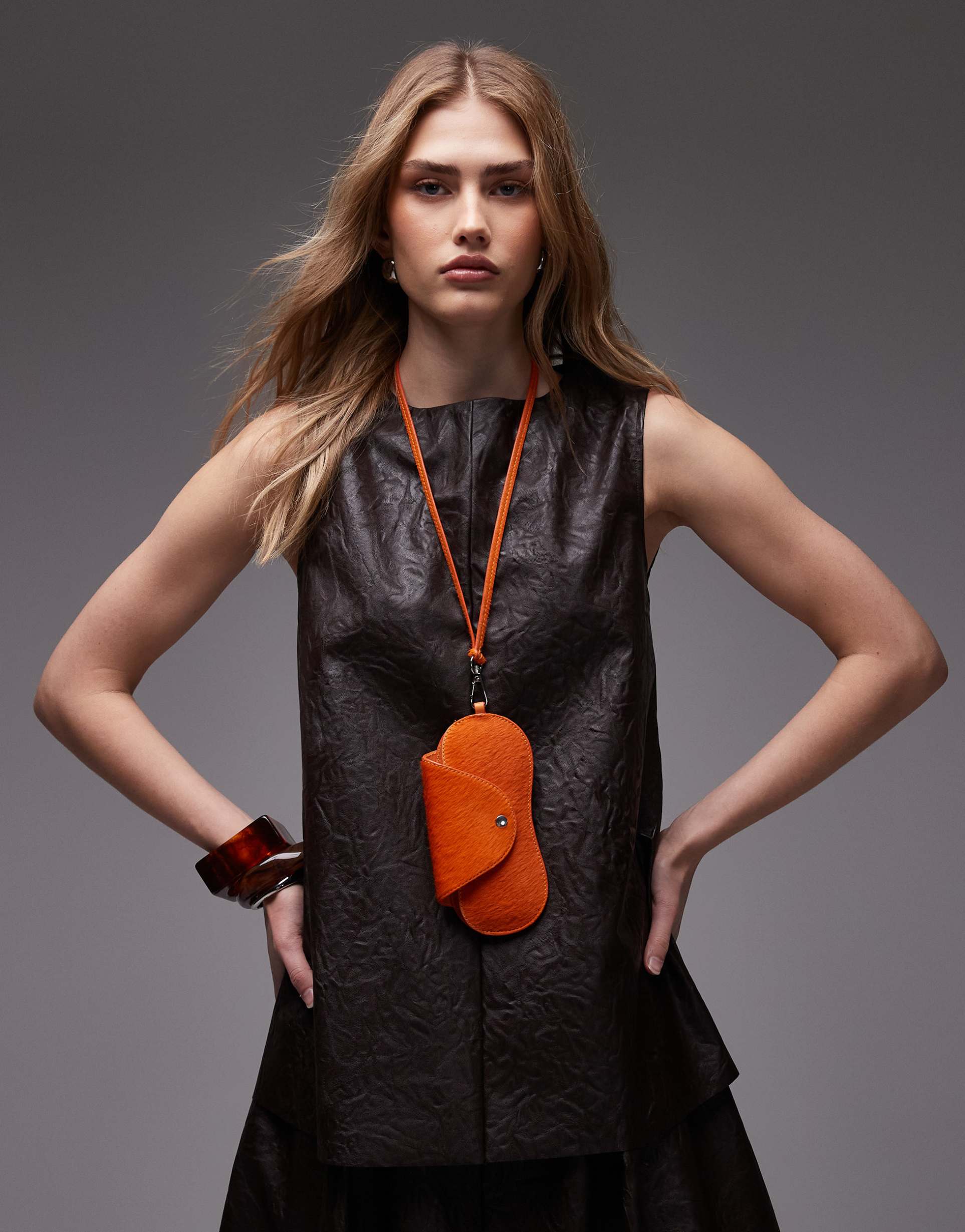 asos design crinkle faux leather longline tabard top in chocolate