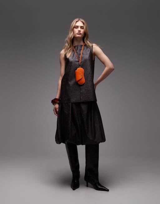 ASOS DESIGN crinkle faux leather longline tabard top in chocolate, 2 of 4