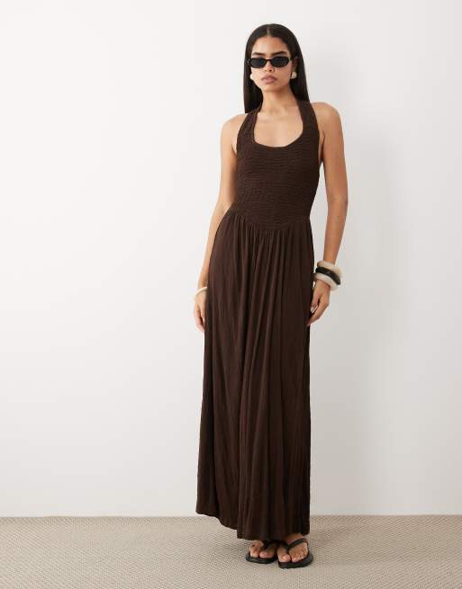ASOS DESIGN crinkle halter neck maxi dress in chocolate, 4 of 4