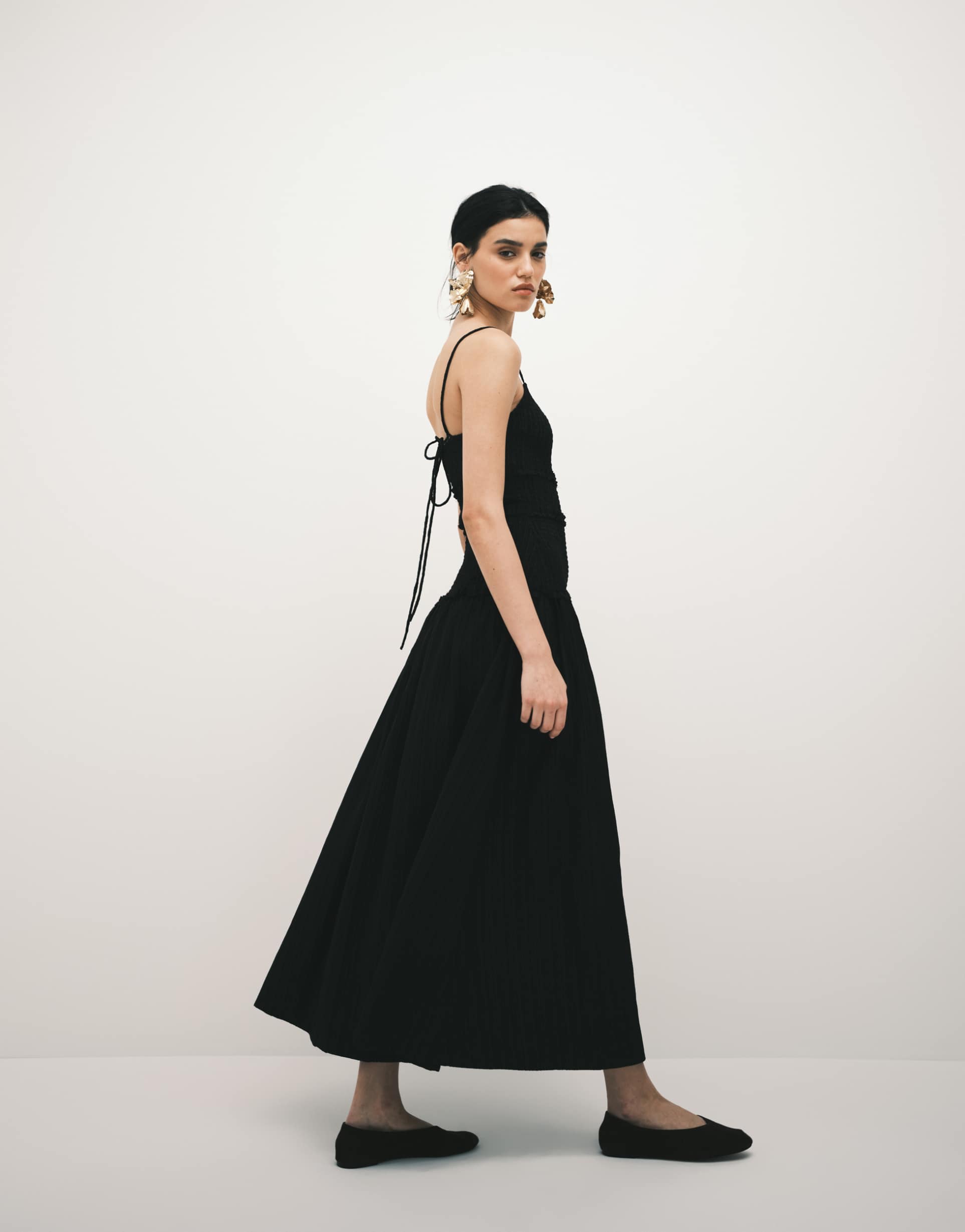 asos design crinkle maxi sundress with shirred dropped waist in black