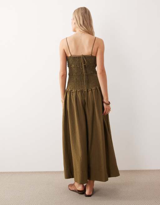 ASOS DESIGN crinkle maxi sundress with shirred dropped waist in olive, 3 of 4