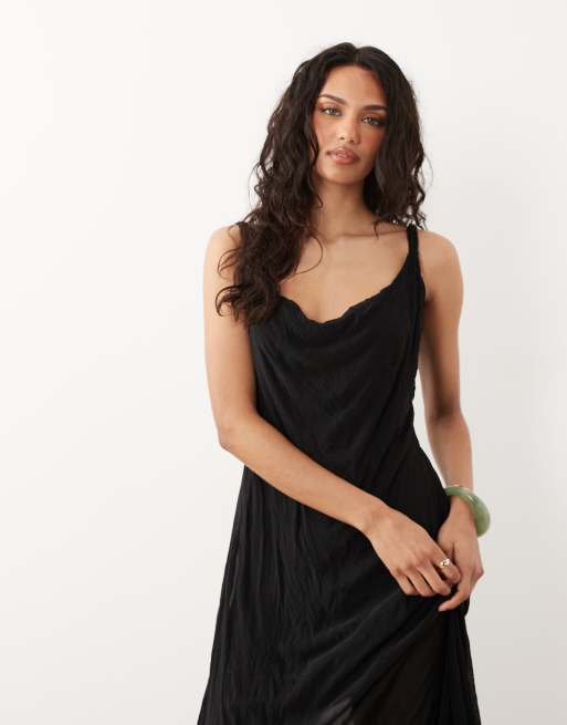 ASOS DESIGN crinkle scoop neck maxi dress in black, 2 of 4