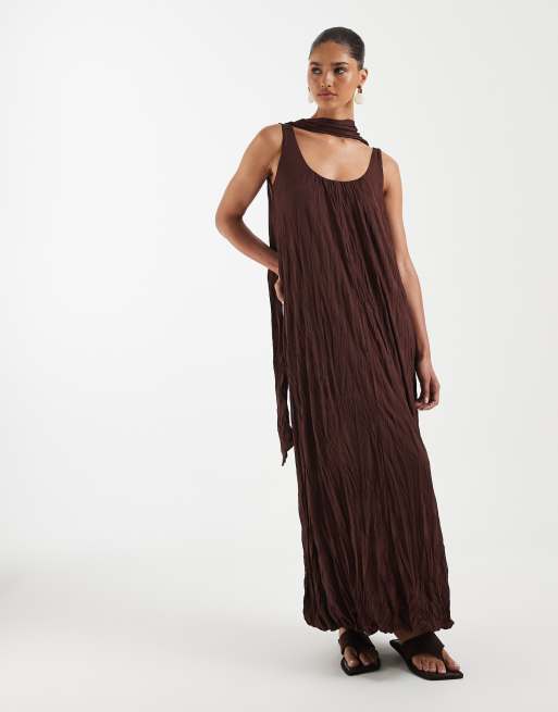 ASOS DESIGN crinkle scoop neck maxi dress with scarf detail in chocolate, 3 of 4