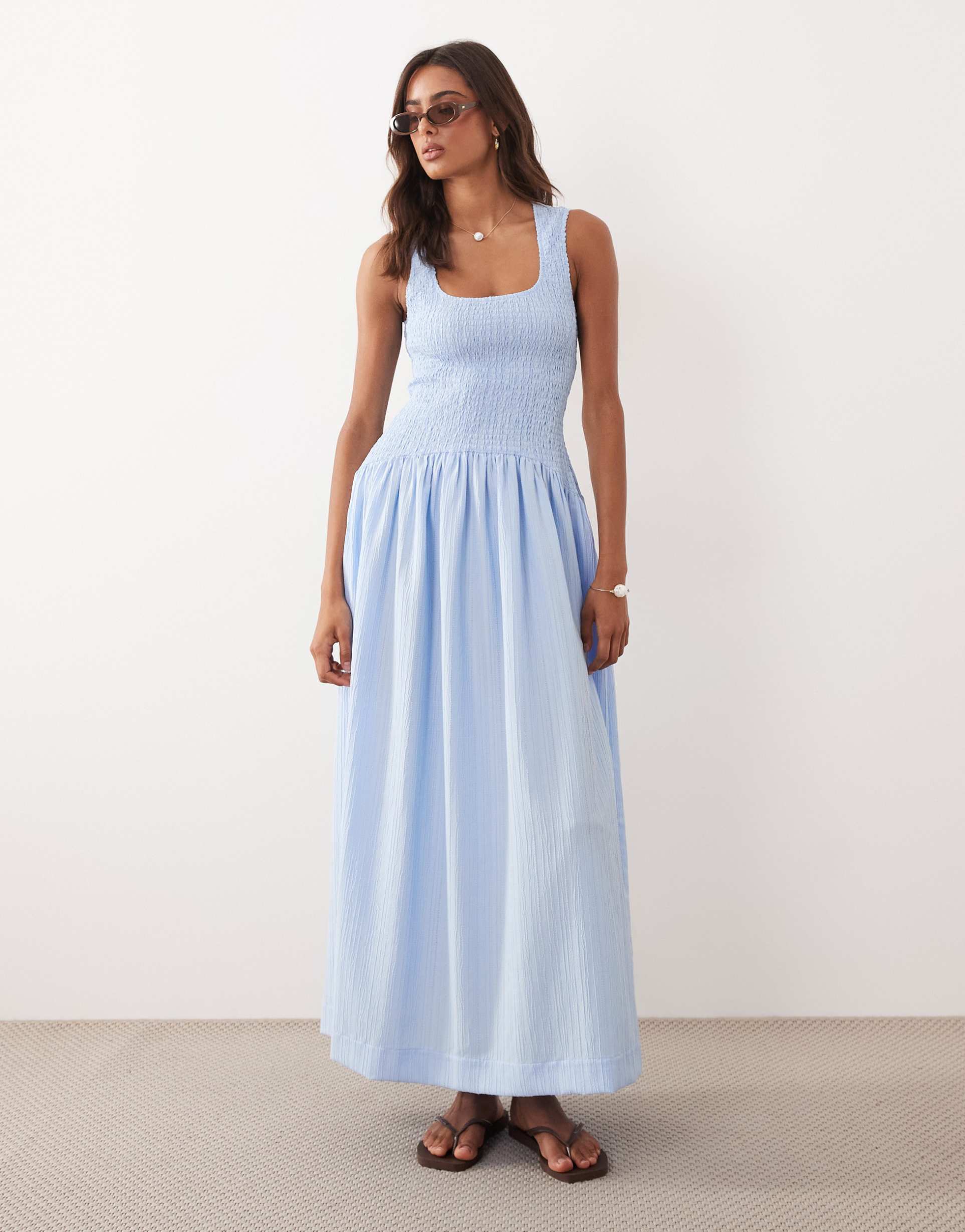 asos design crinkle scoop neck maxi sundress with shirred waist in frosty blue