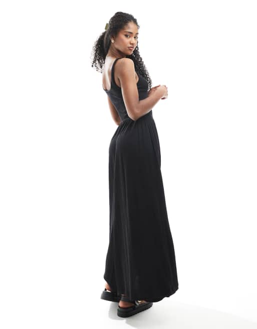ASOS DESIGN crinkle sweetheart neck midi dress in black, 4 of 4
