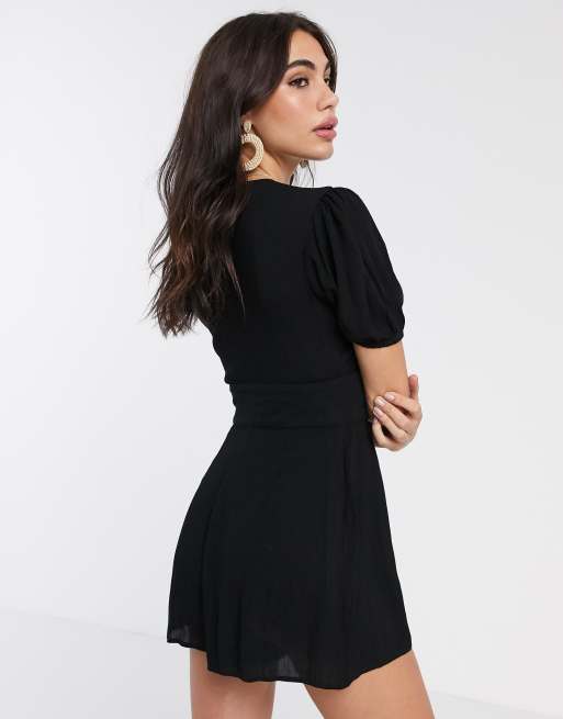 ASOS DESIGN crinkle tea playsuit with puff sleeve in black, 2 of 4