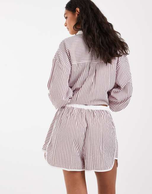 ASOS DESIGN crinkle tipped pull on shorts with tie in pink stripe, 4 of 5