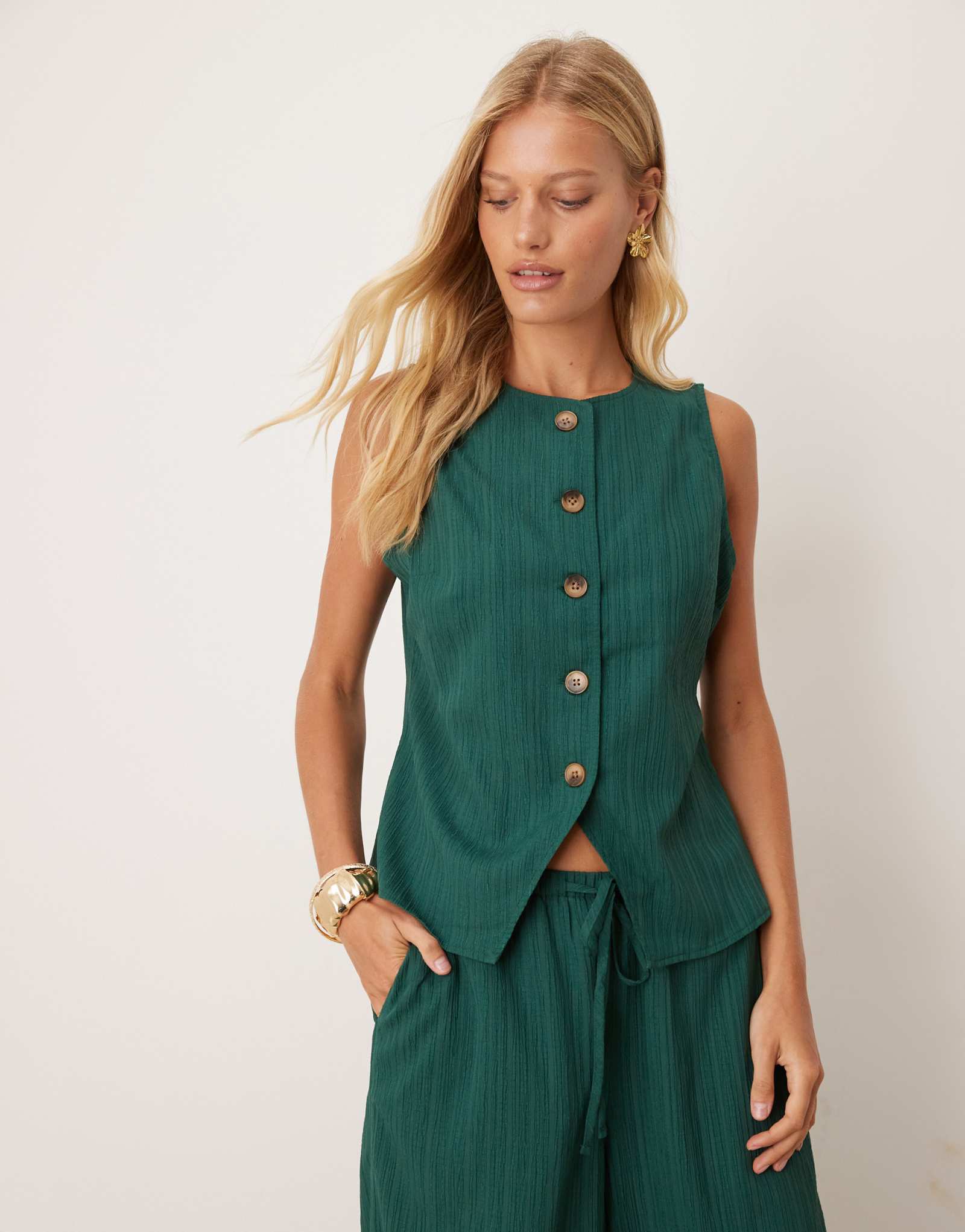 ДИЗАЙНЕРСКИЙ гофрированный топ ASOS бутылочно-зеленого цвета - часть комплекта