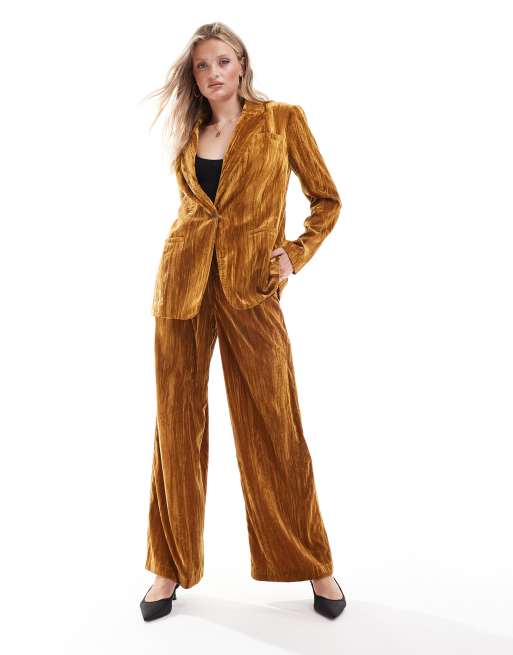ASOS DESIGN crinkle velvet blazer in gold (part of a set), 4 of 4
