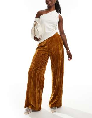 crinkle velvet pull on pants in gold