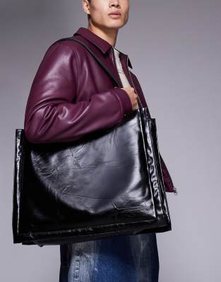 ASOS DESIGN crinkled faux leather structured tote bag in black φωτογραφία