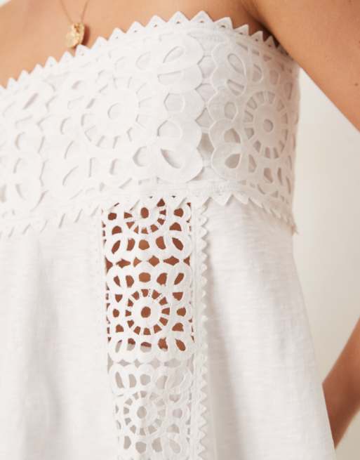 ASOS DESIGN crochet bandeau in cream, 3 of 4