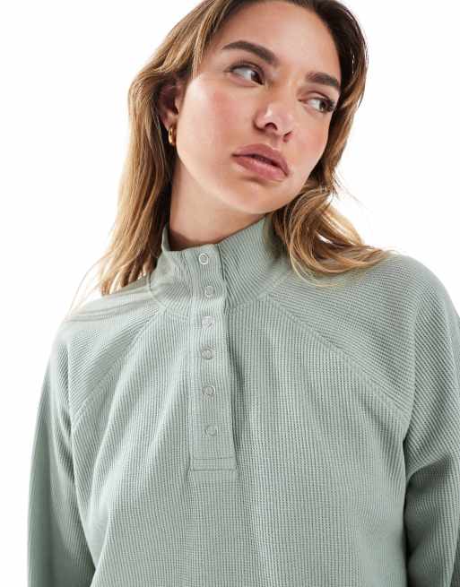 ASOS DESIGN crop boxy long sleeve henley t-shirt in waffle sage, 3 of 4