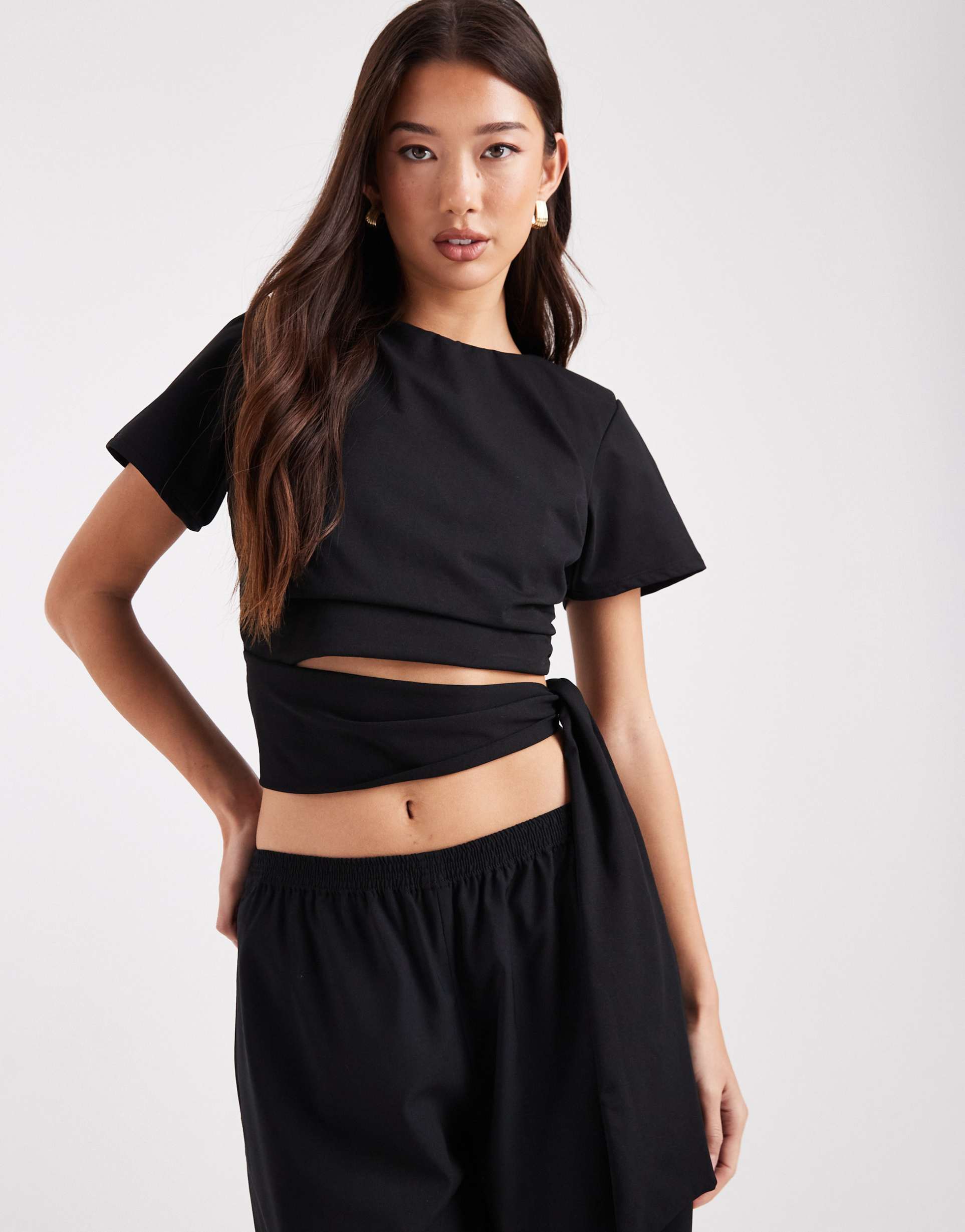 asos design crop t-shirt with shoulder pads and tie side waist in black