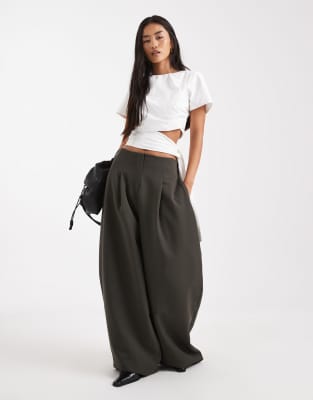 Asos Design Crop T-shirt With Shoulder Pads And Tie Side Waist In White