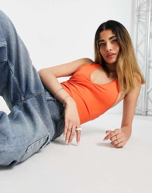 ASOS DESIGN - Crop top allacciato al collo rosso