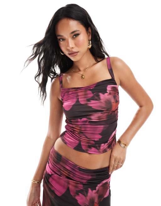 ASOS DESIGN - Crop top bordeaux a fiori sinuoso con scollo ad anello in coordinato