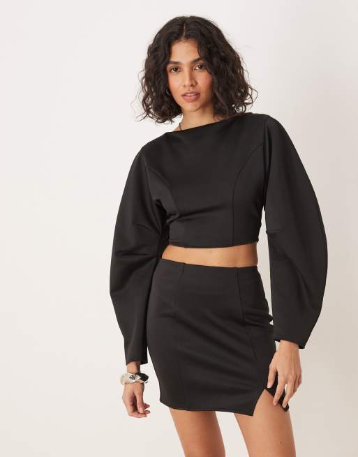 ASOS DESIGN - Crop top d'ensemble en néoprène à dos ouvert et manches bouffantes - Noir