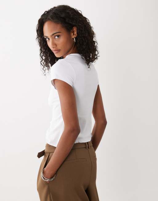 ASOS DESIGN - Crop top met korte mouwen en detail van staaldraad in wit, 2 van 4