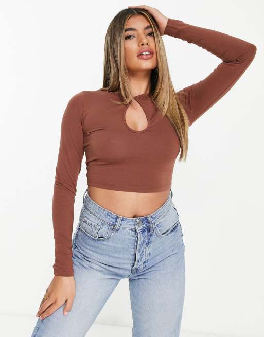ASOS DESIGN - Crop top met lange mouwen en keyhole-uitsnijding in toffeekleur