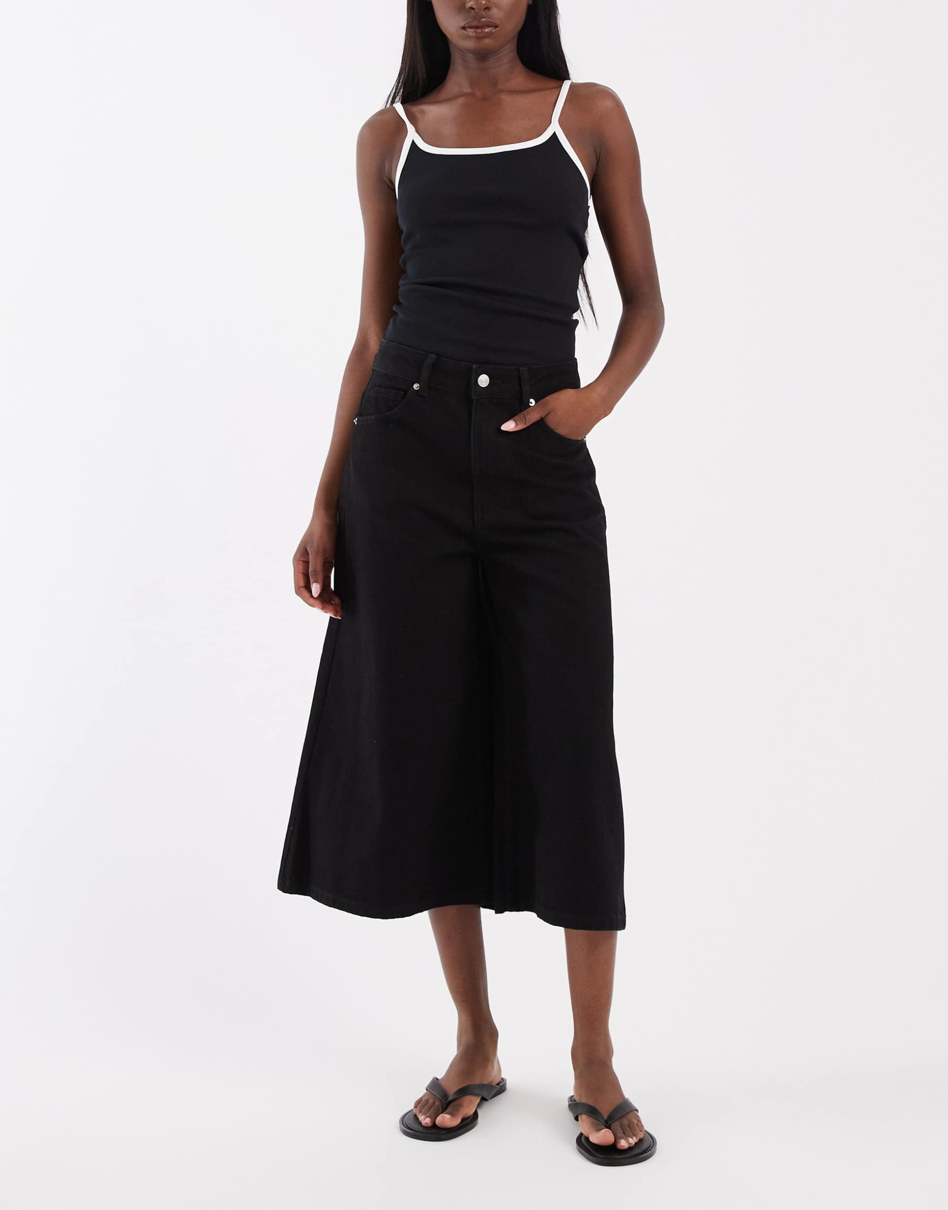 asos design crop wide leg jeans in black