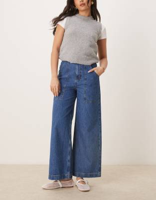 ASOS DESIGN ASOS DESIGN cropped 70s jean in mid blue