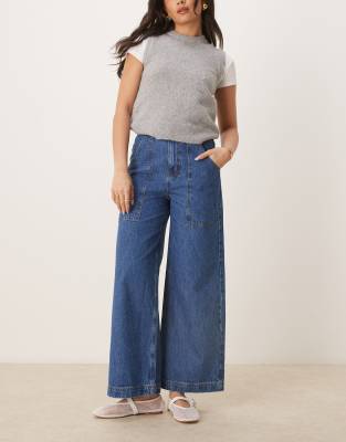 cropped 70s jeans in mid blue