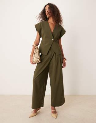 cropped adjustable tab waist pants in olive - part of a set-Green