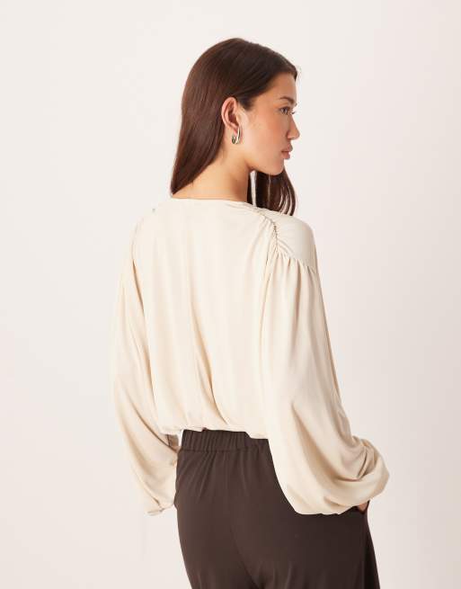 ASOS DESIGN cropped balloon sleeve v-neck top in coconut milk, 4 of 4