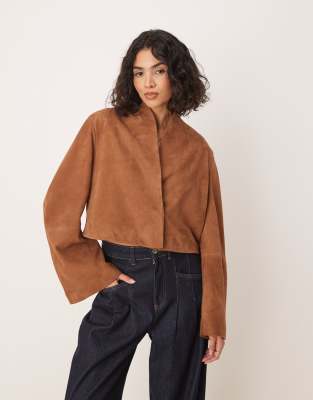 ASOS DESIGN - Cropped Blazer aus Wildleder in Hellbraun