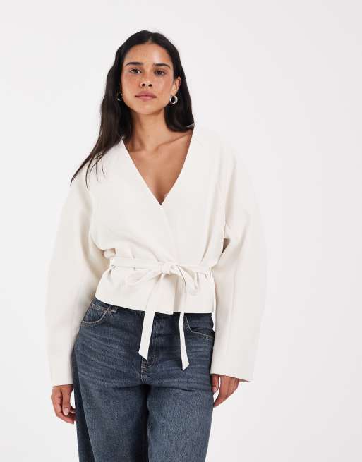 ASOS DESIGN Cropped-Blazer mit runden Schultern in Cremeweiß, 4 von 4