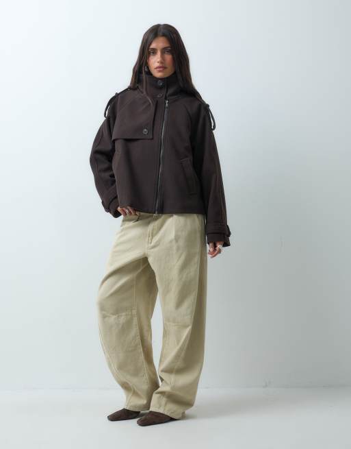ASOS DESIGN cropped cape mantel met opstaande boord in donkerbruin, 3 van 4