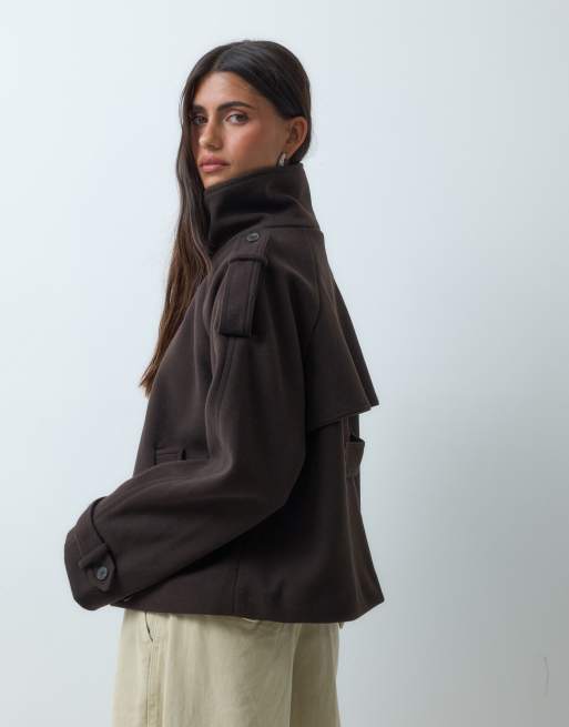 ASOS DESIGN cropped cape mantel met opstaande boord in donkerbruin, 4 van 4