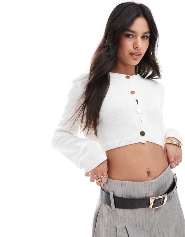 ASOS DESIGN - cropped cardi with gold buttons in white