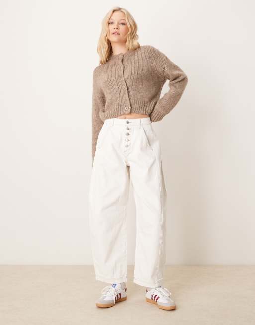 ASOS DESIGN - Cropped denim broek met wijd ronde pijpen en knoopgulp in ecru