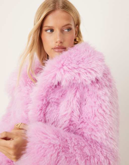 ASOS DESIGN – Cropped-Jacke aus Kunstpelz in Rosa